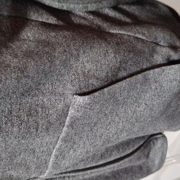 Cuffys Cape Cod grey and black zip jacket with pockets. Large - Picture 5 of 8